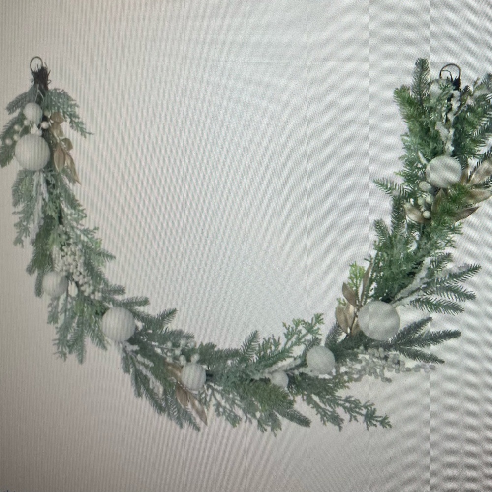 🤍5 Elegant Holiday Garland with White Accents🤍
